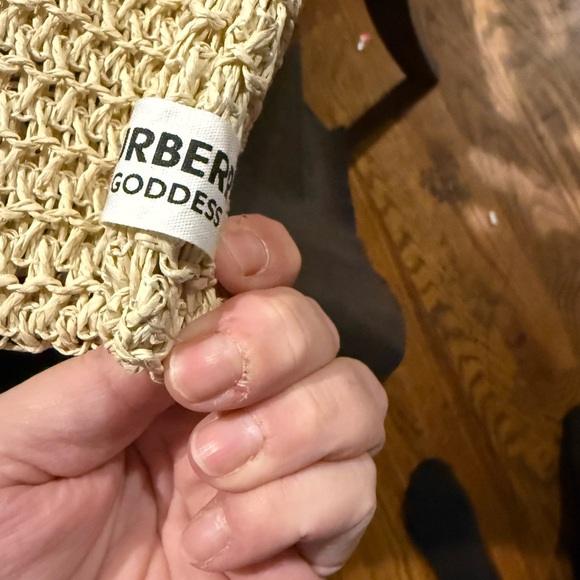 Straw Burberry Goddess Tote Gift with purchase item - Picture 4 of 7